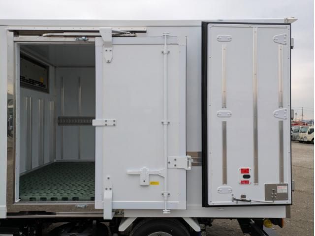 MITSUBISHI CANTER 2025 Image 31