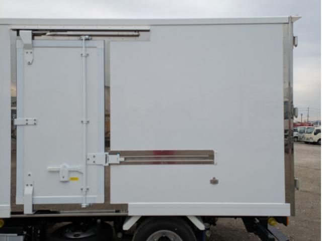 MITSUBISHI CANTER 2025 Image 31