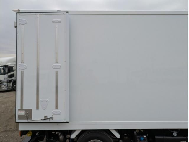 MITSUBISHI CANTER 2025 Image 31