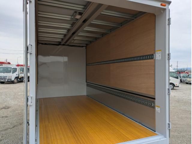 HINO DUTRO 2024 Image 31