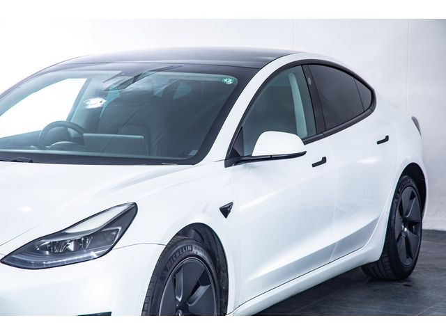 TESLA MODEL 3 2021 Image 31