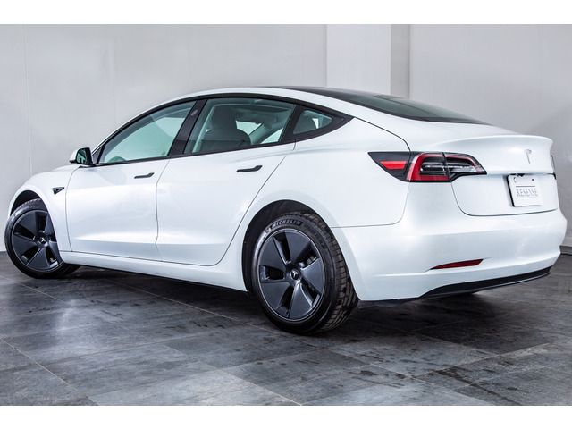 TESLA MODEL 3 2021 Image 31