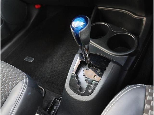 TOYOTA AQUA 2015 Image 31