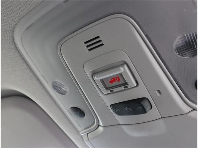 TOYOTA PRIUS 2020 Image 31