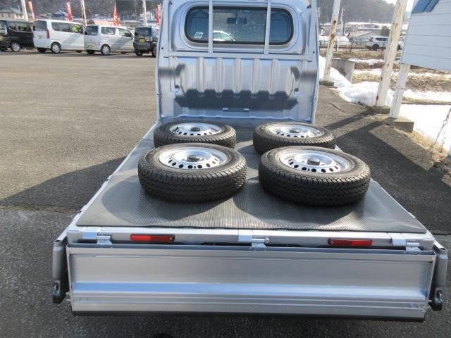 DAIHATSU HIJET TRUCK 4WD 2023 Image 31