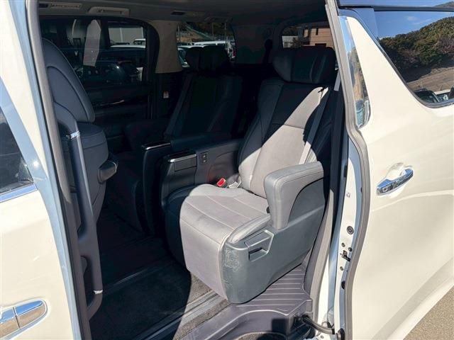 TOYOTA ALPHARD HYBRID 4WD 2022 Image 31