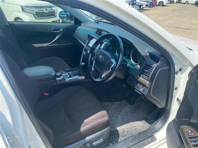 TOYOTA MARK X 2014 Image 31