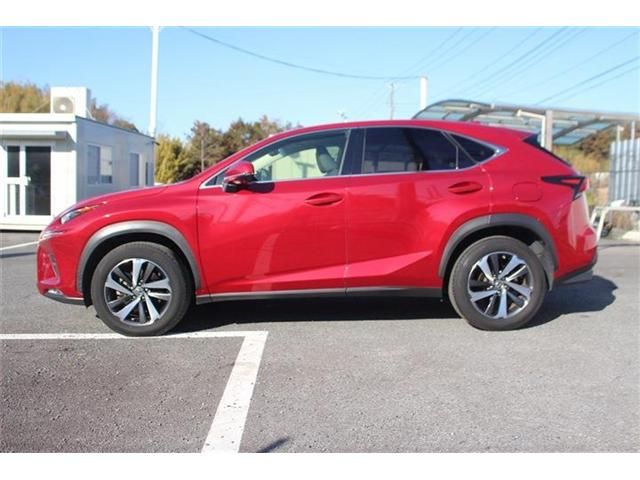 TOYOTA LEXUS NX300 2017 Image 31