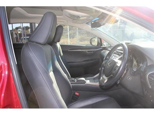 TOYOTA LEXUS NX300 2017 Image 31