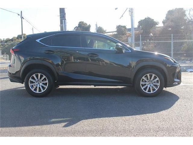 TOYOTA LEXUS NX300 2017 Image 31