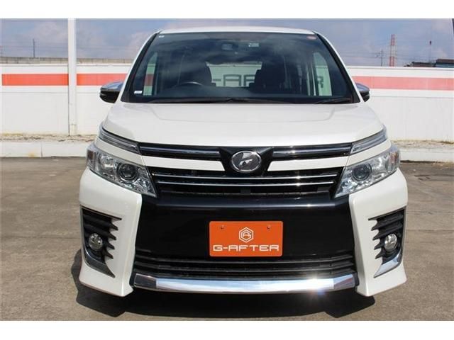 TOYOTA VOXY 2015 Image 31