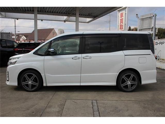 TOYOTA VOXY 2015 Image 31