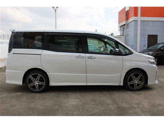 TOYOTA VOXY 2015 Image 31