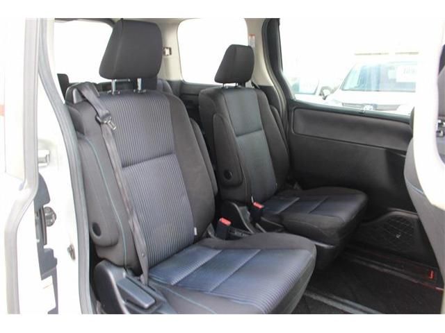 TOYOTA VOXY 2015 Image 31