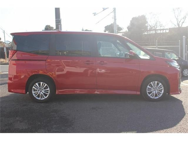 TOYOTA NOAH 2022 Image 31