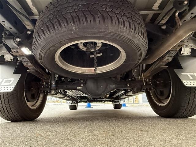 TOYOTA HILUX 4WD 2022 Image 31