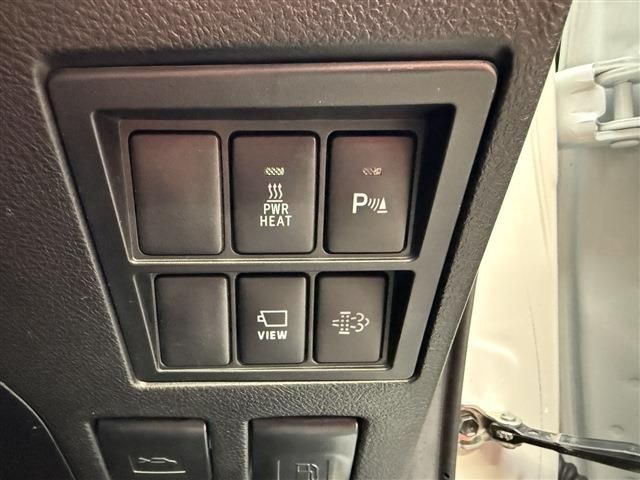 TOYOTA HILUX 4WD 2022 Image 31