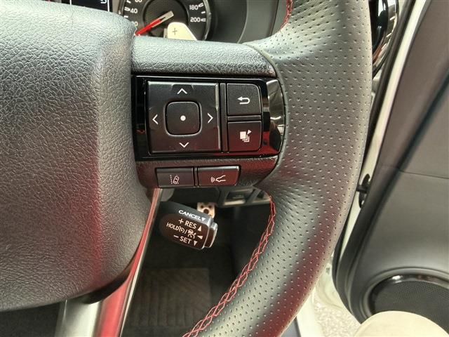 TOYOTA HILUX 4WD 2022 Image 31