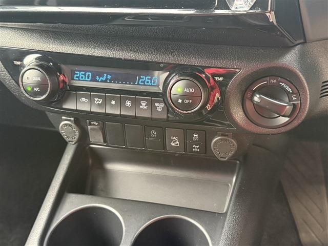 TOYOTA HILUX 4WD 2022 Image 31