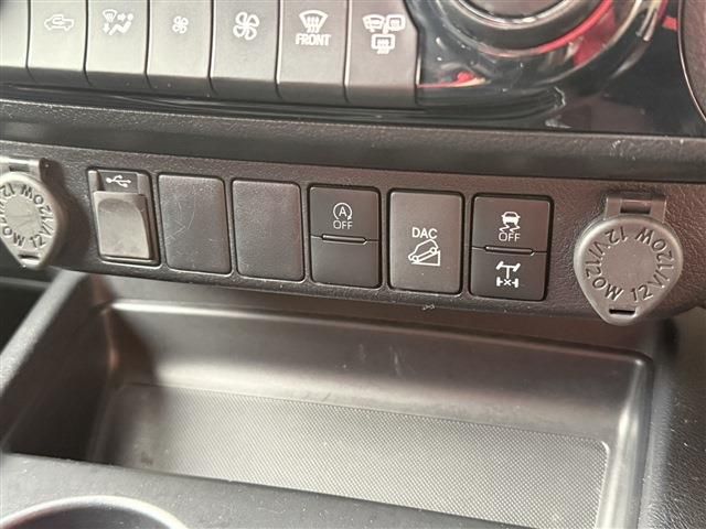 TOYOTA HILUX 4WD 2022 Image 31