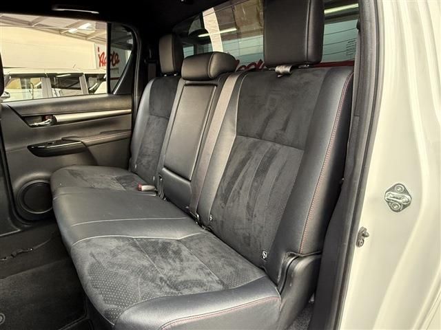 TOYOTA HILUX 4WD 2022 Image 31