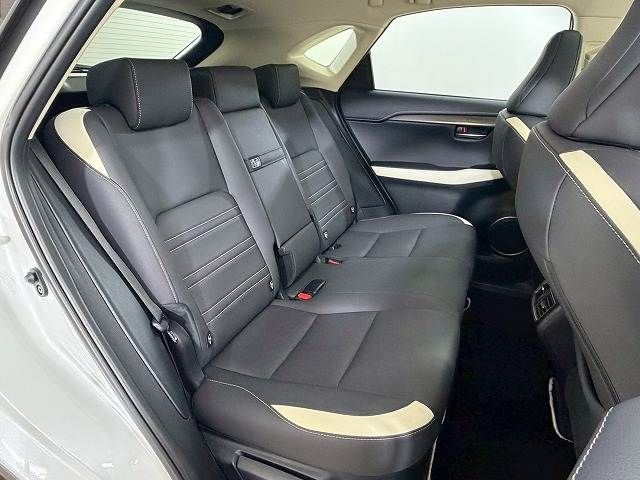 TOYOTA LEXUS NX300 2019 Image 31