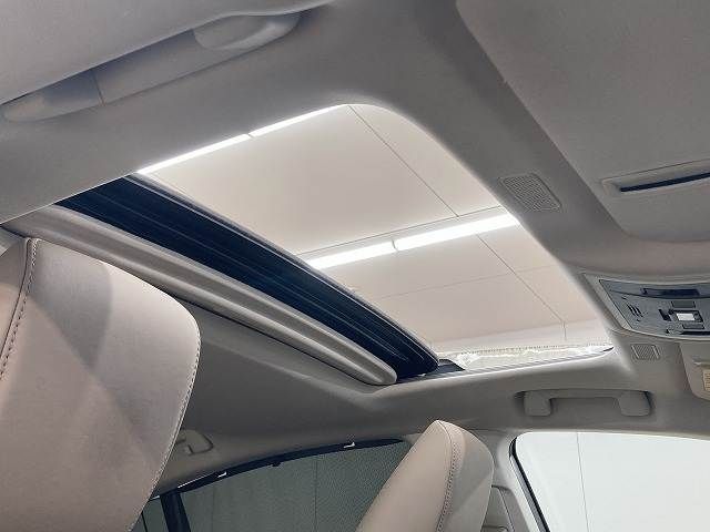 TOYOTA LEXUS ES300H 2019 Image 31