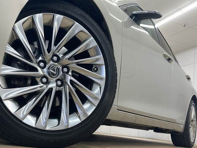 TOYOTA LEXUS ES300H 2019 Image 31