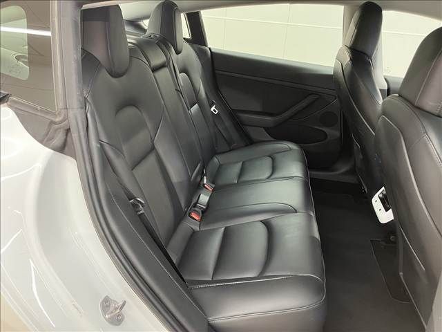 TESLA MODEL 3 2021 Image 31