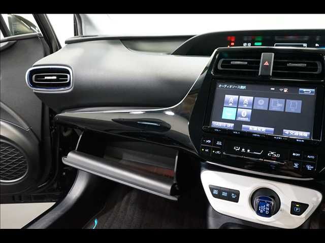 TOYOTA PRIUS 2016 Image 31