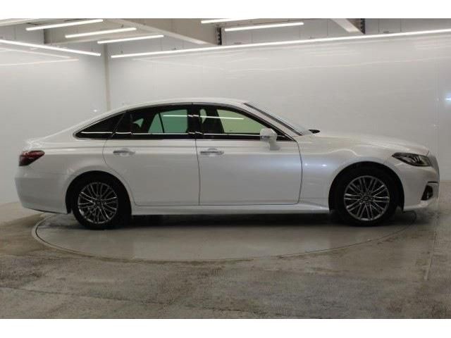 TOYOTA CROWN SEDAN HYBRID 2021 Image 31