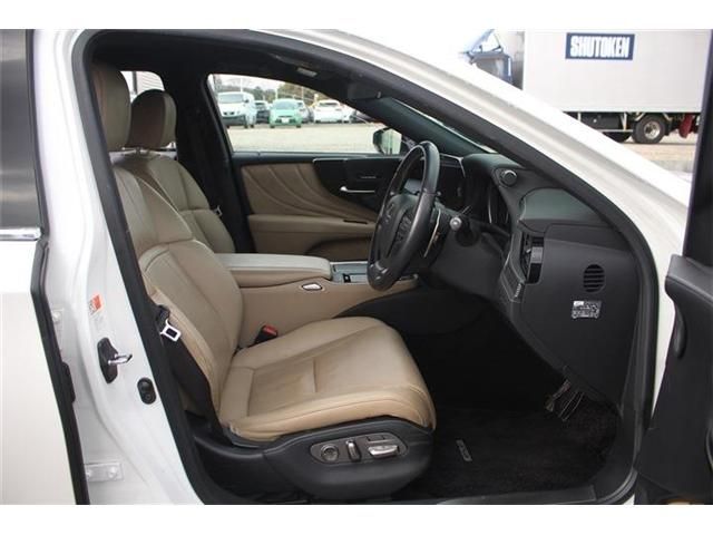 TOYOTA LEXUS LS500 2021 Image 31