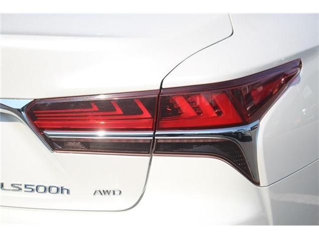 TOYOTA LEXUS LS500H 4WD 2019 Image 31