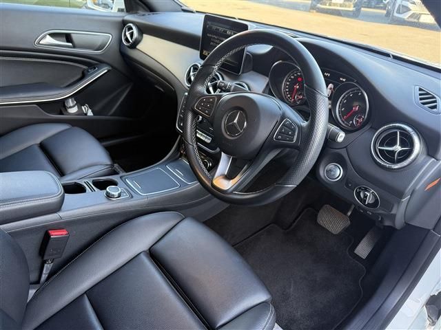 MERCEDES BENZ CLA CL 2018 Image 31
