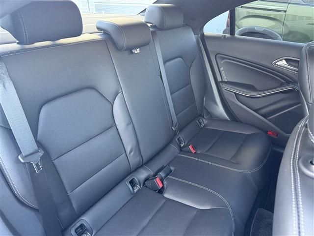 MERCEDES BENZ CLA CL 2018 Image 31