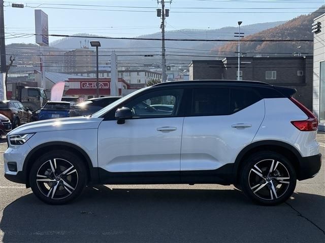 VOLVO XC40 2019 Image 31