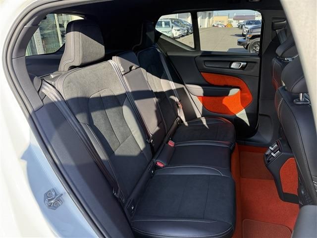 VOLVO XC40 2019 Image 31