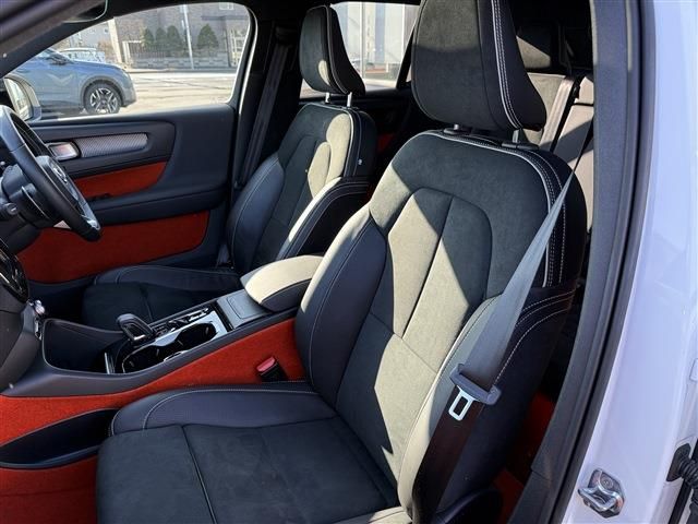 VOLVO XC40 2019 Image 31