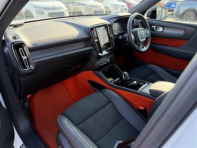 VOLVO XC40 2019 Image 31