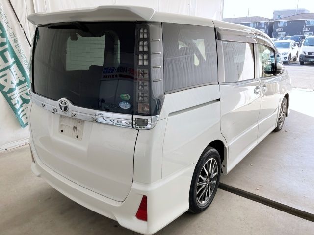 TOYOTA VOXY 2015 Image 31