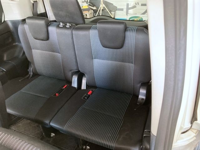 TOYOTA VOXY 2015 Image 31