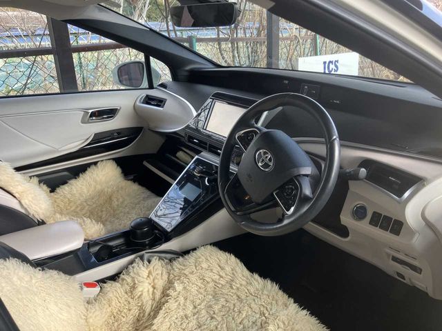 TOYOTA MIRAI 2017 Image 31