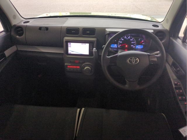 TOYOTA PIXIS SPACE 2015 Image 31