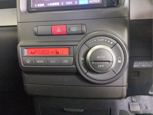 TOYOTA PIXIS SPACE 2015 Image 31