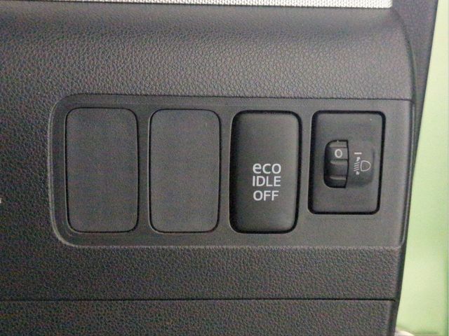 TOYOTA PIXIS SPACE 2015 Image 31