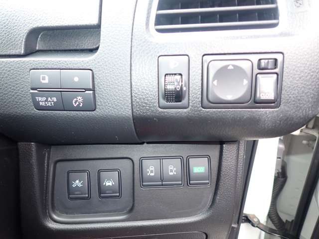 NISSAN SERENA  S-HYBRID 4WD 2014 Image 31