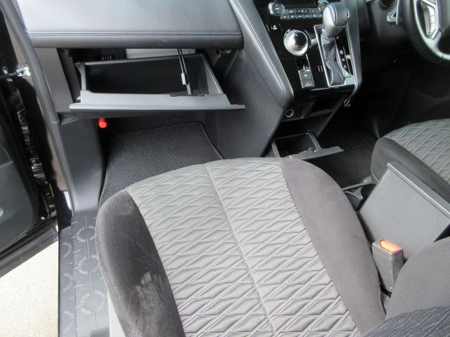 MITSUBISHI DELICA D:5 4WD 2024 Image 31