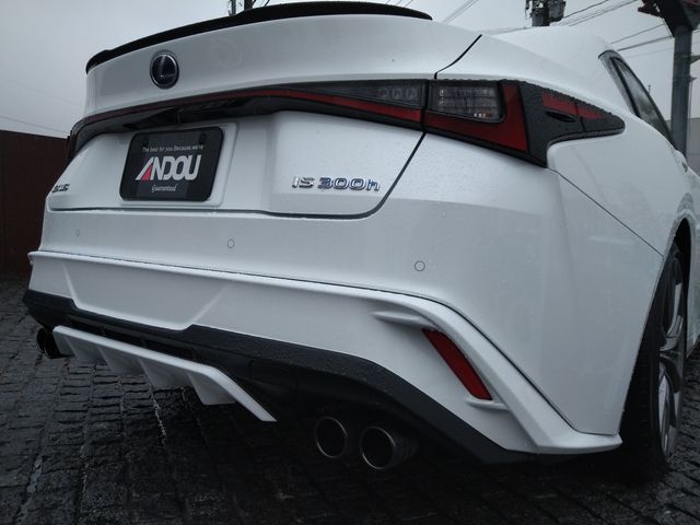 TOYOTA LEXUS IS300H 2021 Image 31