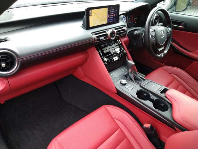 TOYOTA LEXUS IS300H 2021 Image 31