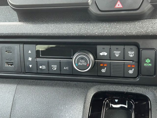 HONDA N BOX CUSTOM 2024 Image 31